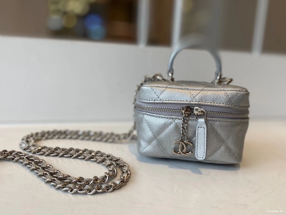 First Bag Ru WITH CHANEL CHAIN VANITY SMALL 0822